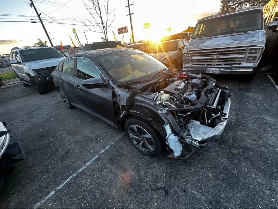 2019 Honda Civic 10th Gen - Image 3 of 7
