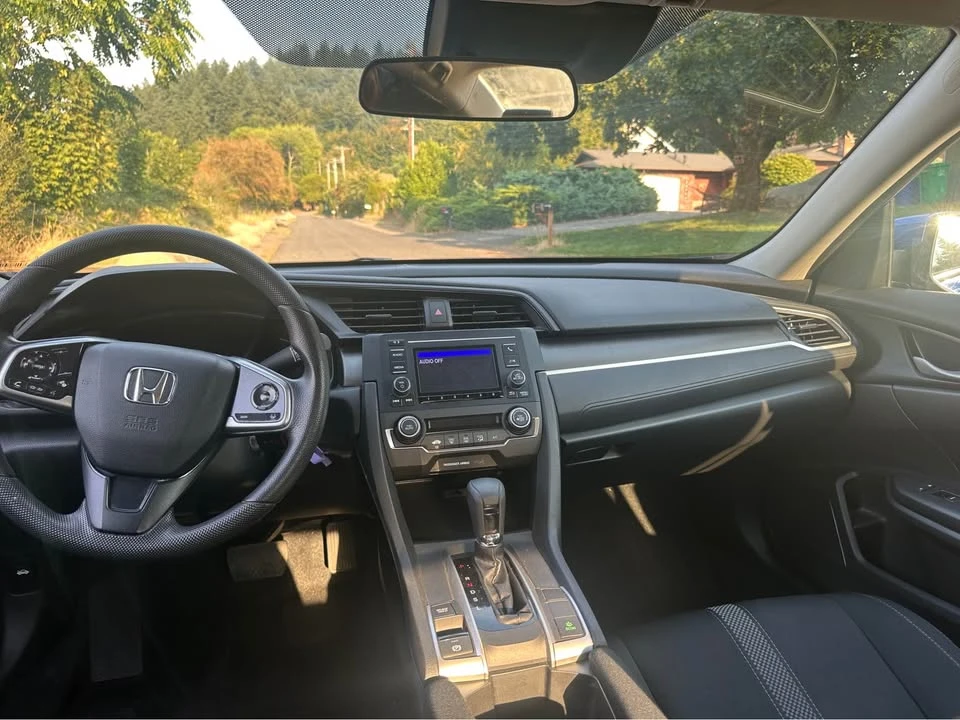 2019 Honda Civic 10th Gen - Image 17 of 18