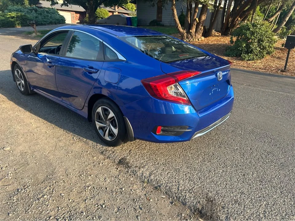 2019 Honda Civic 10th Gen - Image 11 of 18