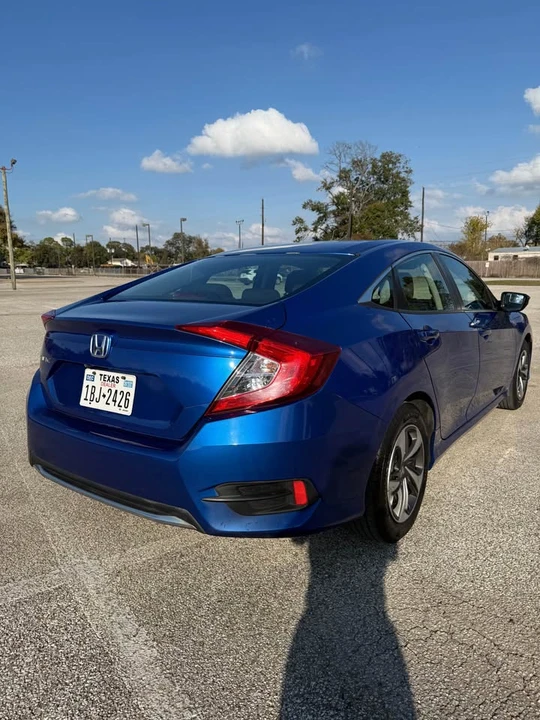 2019 Honda Civic 10th Gen - Image 3 of 8