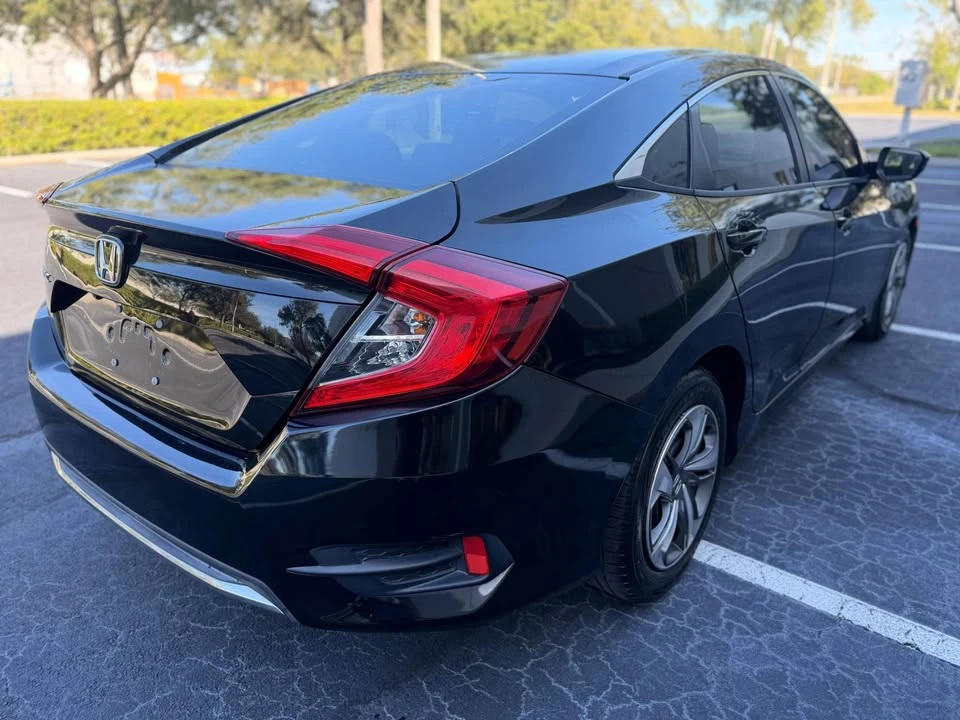 2019 Honda Civic 10th Gen - Image 10 of 15