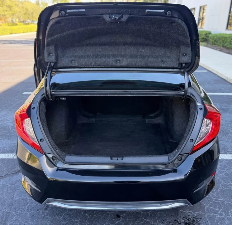 2019 Honda Civic 10th Gen - Image 5 of 15