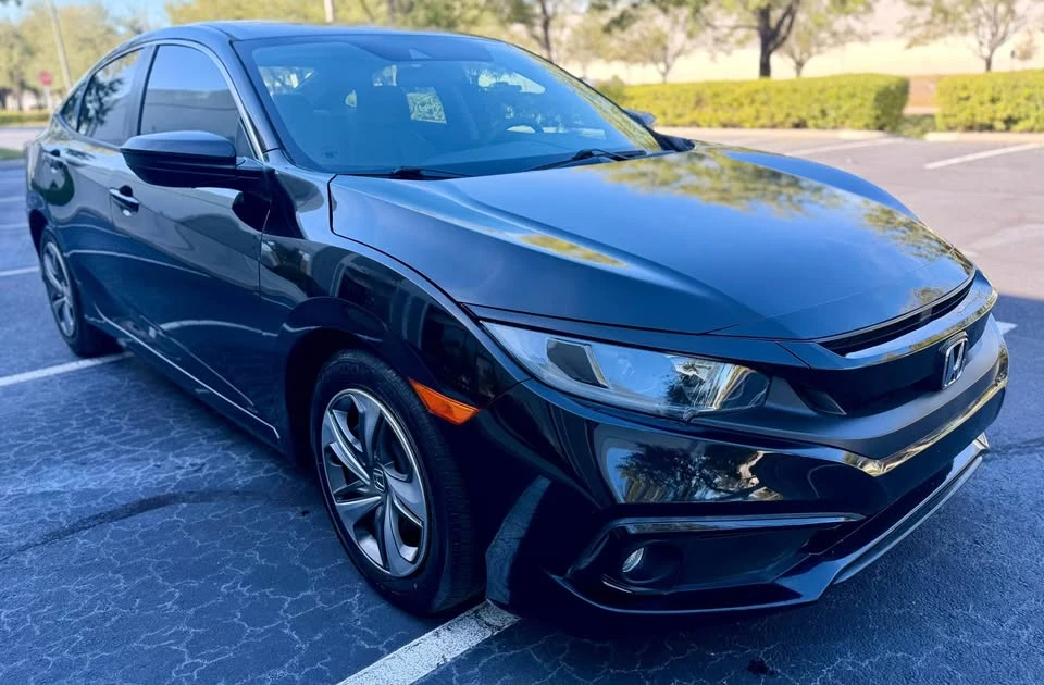 2019 Honda Civic 10th Gen - Image 2 of 15