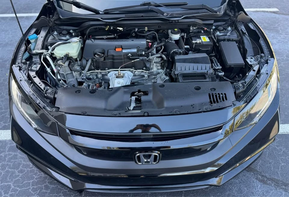 2019 Honda Civic 10th Gen - Image 8 of 15