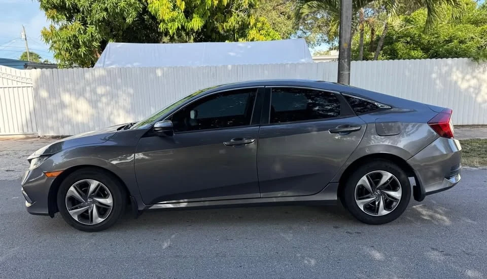 2019 Honda Civic 10th Gen - Image 3 of 20