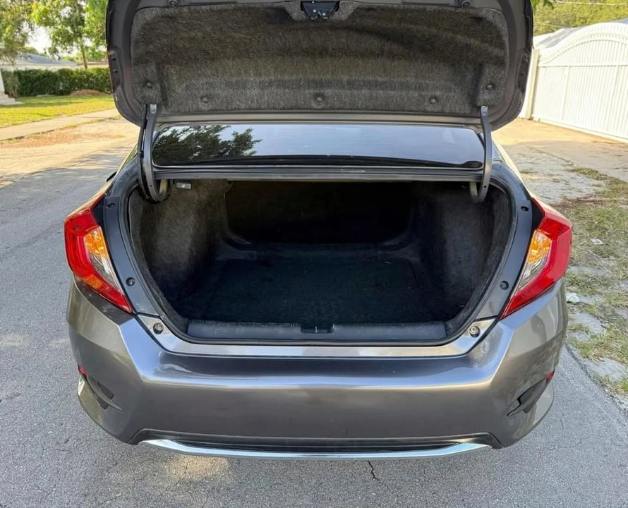 2019 Honda Civic 10th Gen - Image 6 of 20