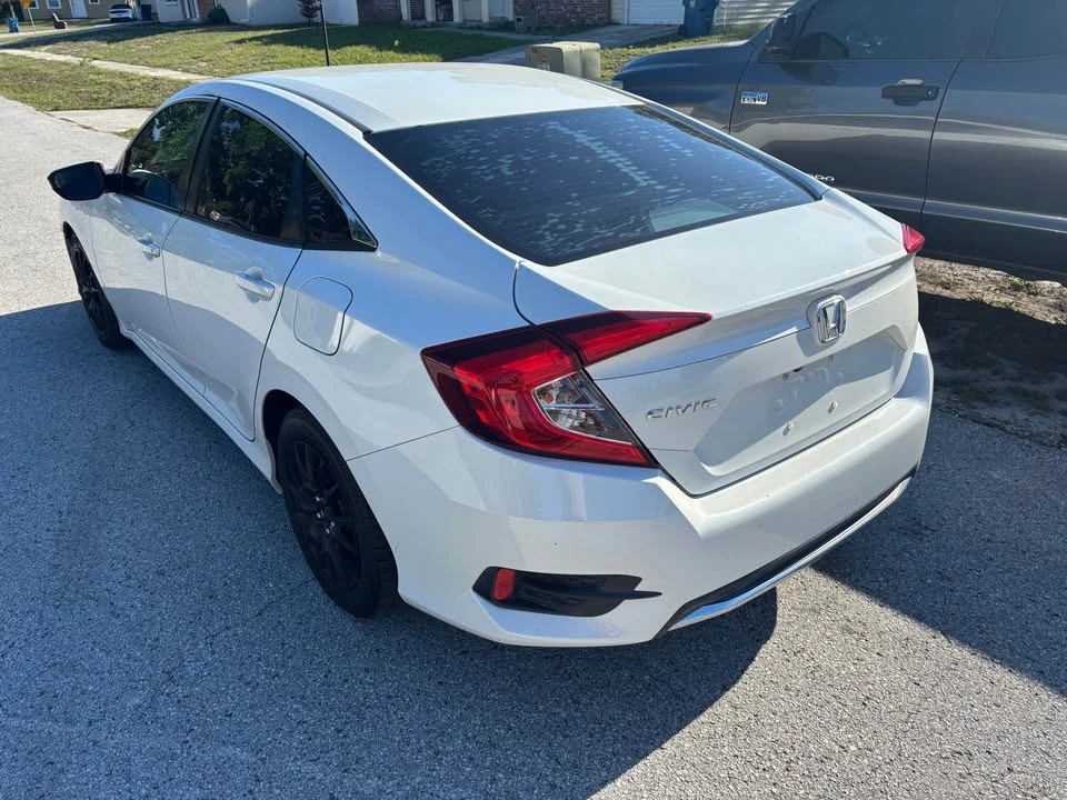 2019 Honda Civic 10th Gen - Image 9 of 15