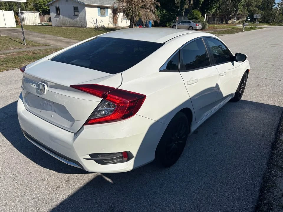 2019 Honda Civic 10th Gen - Image 7 of 15