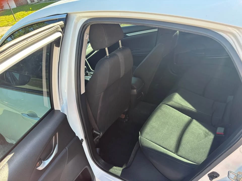 2019 Honda Civic 10th Gen - Image 13 of 15