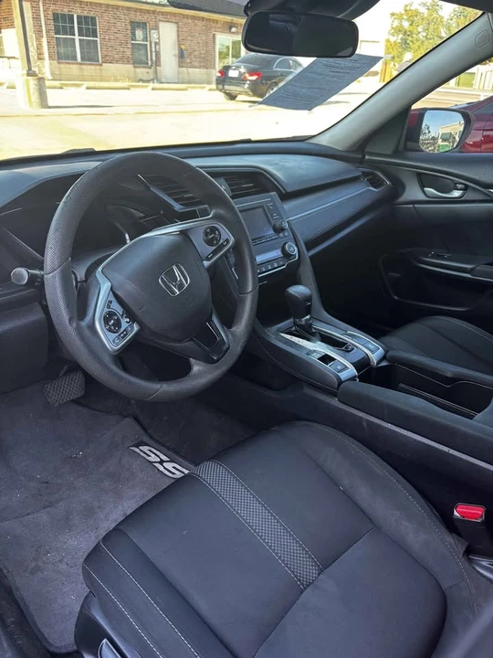 2019 Honda Civic 10th Gen - Image 5 of 10