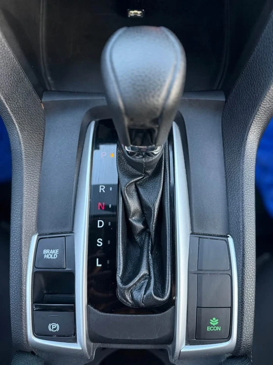 2019 Honda Civic 10th Gen - Image 16 of 20