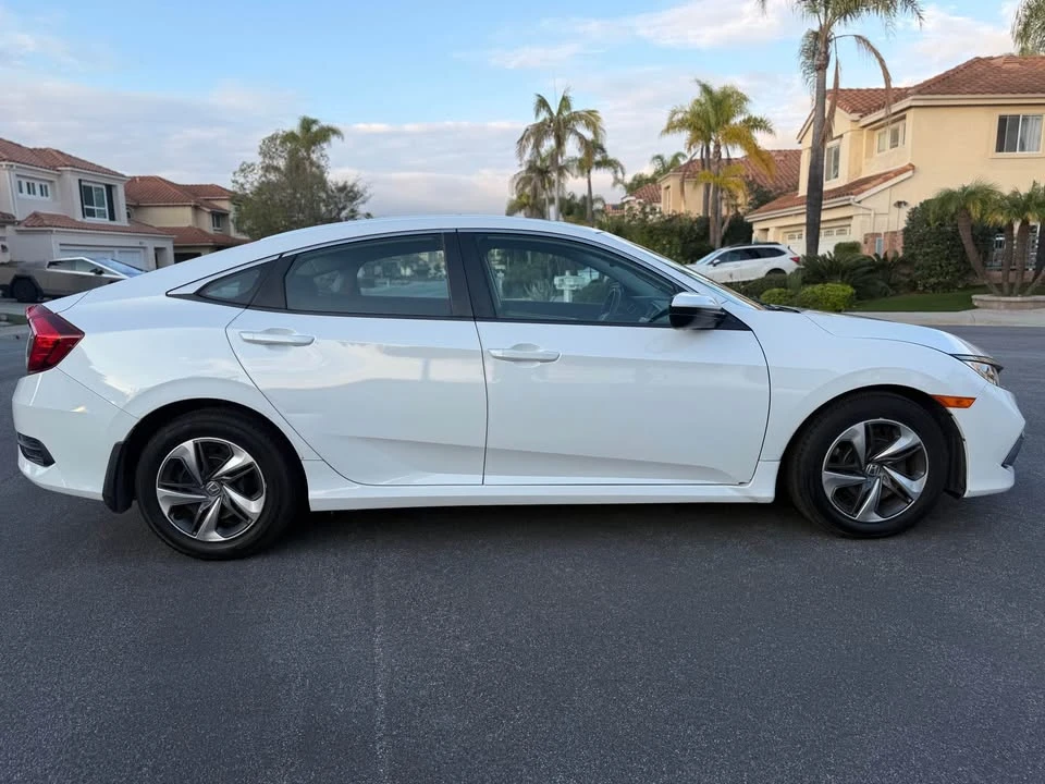 2019 Honda Civic 10th Gen - Image 4 of 20