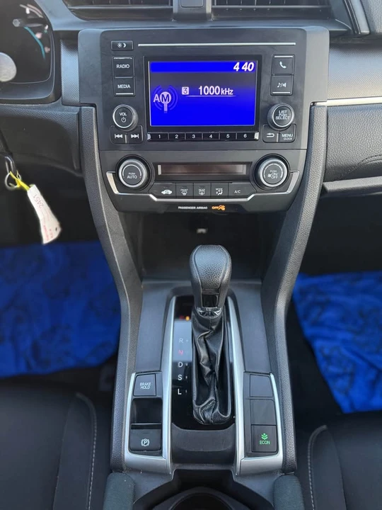 2019 Honda Civic 10th Gen - Image 14 of 20