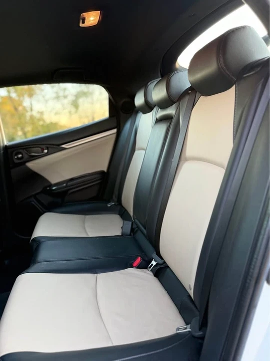 2019 Honda Civic 10th Gen - Image 10 of 13