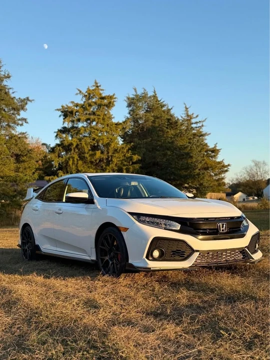 2019 Honda Civic 10th Gen - Image 3 of 13
