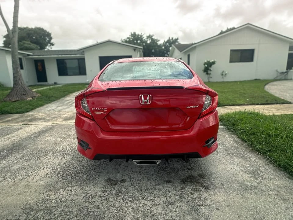 2019 Honda Civic 10th Gen - Image 5 of 9