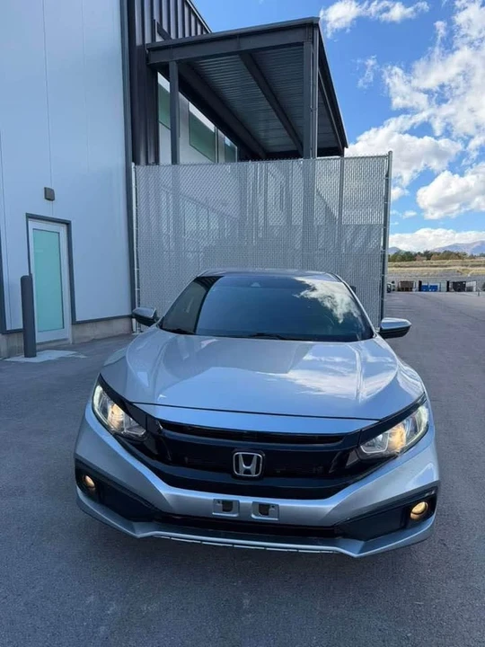 2019 Honda Civic 10th Gen - Image 14 of 17