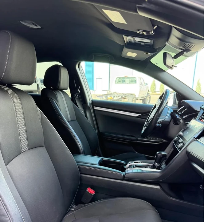 2019 Honda Civic 10th Gen - Image 11 of 17