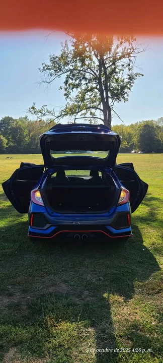 2019 Honda Civic 10th Gen - Image 10 of 12