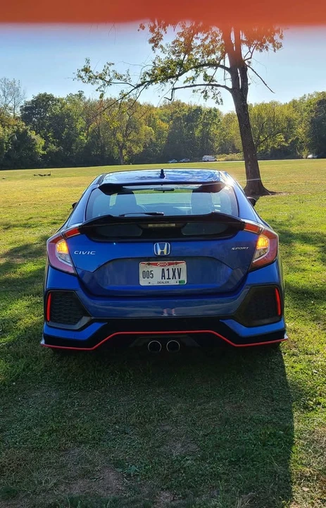 2019 Honda Civic 10th Gen - Image 6 of 12
