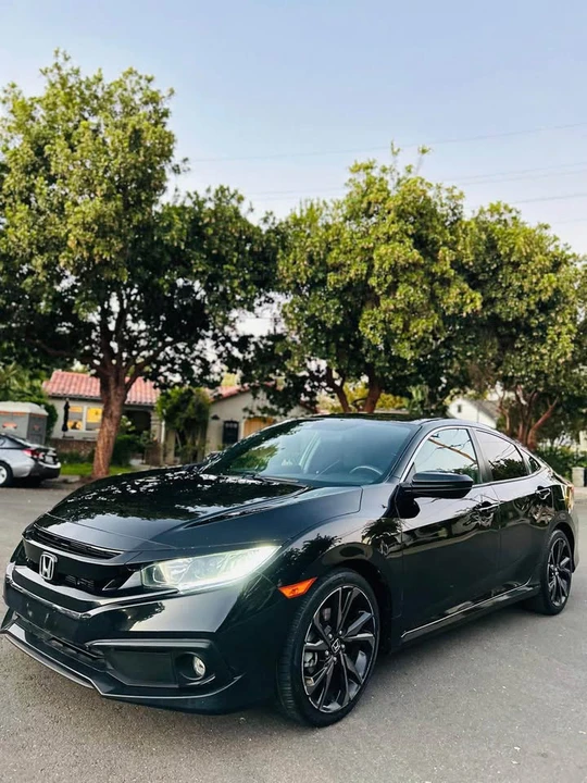 2019 Honda Civic 10th Gen - Image 3 of 15