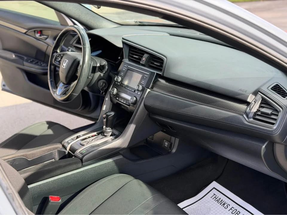 2019 Honda Civic 10th Gen - Image 17 of 19