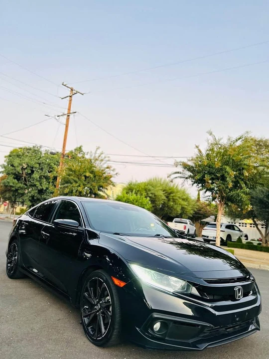 2019 Honda Civic 10th Gen - Image 4 of 15