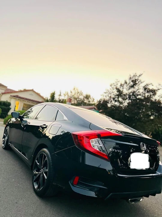 2019 Honda Civic 10th Gen - Image 5 of 15