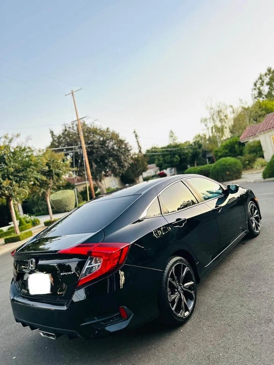 2019 Honda Civic 10th Gen - Image 6 of 15