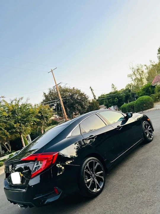 2019 Honda Civic 10th Gen - Image 7 of 15