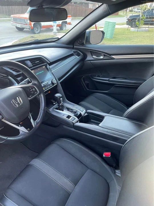 2019 Honda Civic 10th Gen - Image 5 of 7