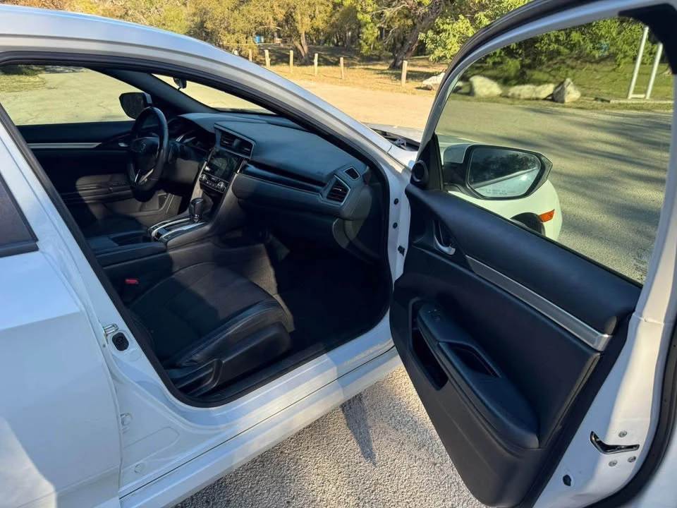 2019 Honda Civic 10th Gen - Image 10 of 13