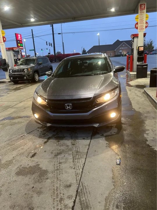 2019 Honda Civic 10th Gen - Image 5 of 11