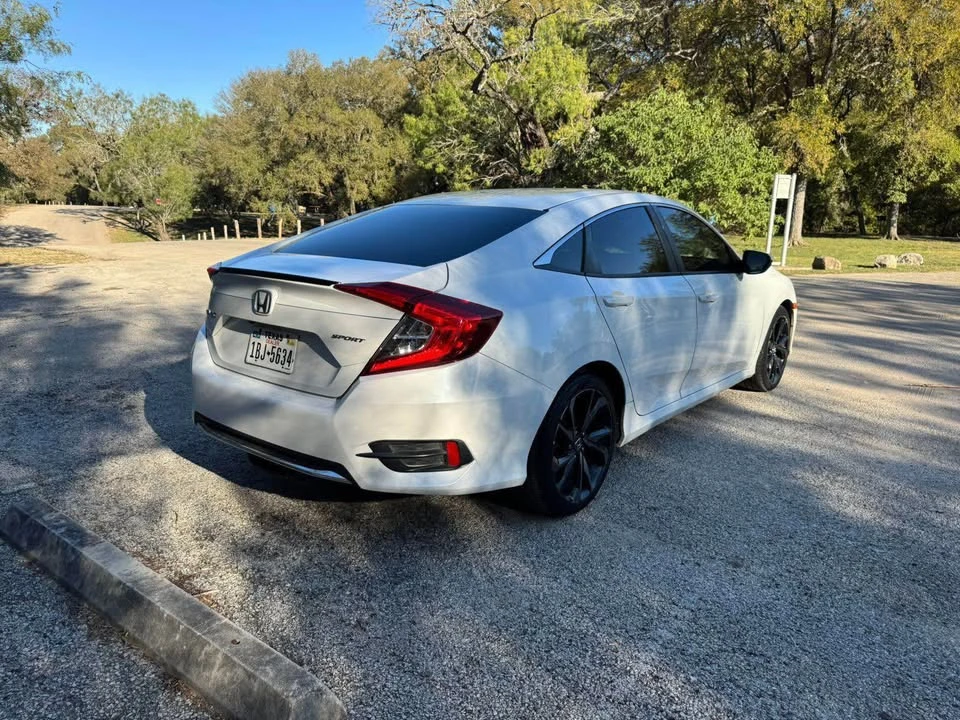 2019 Honda Civic 10th Gen - Image 2 of 13