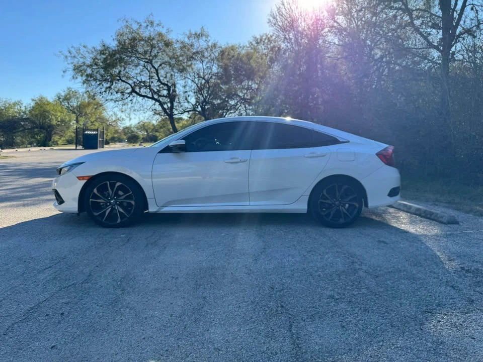 2019 Honda Civic 10th Gen - Image 9 of 13
