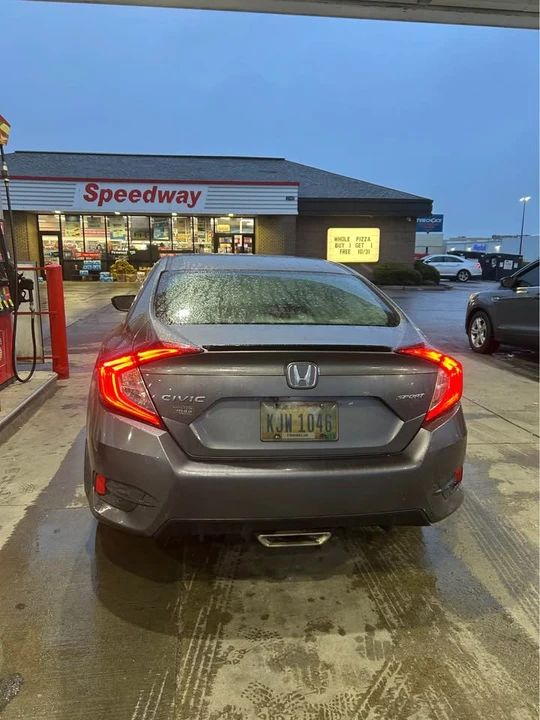 2019 Honda Civic 10th Gen - Image 10 of 11