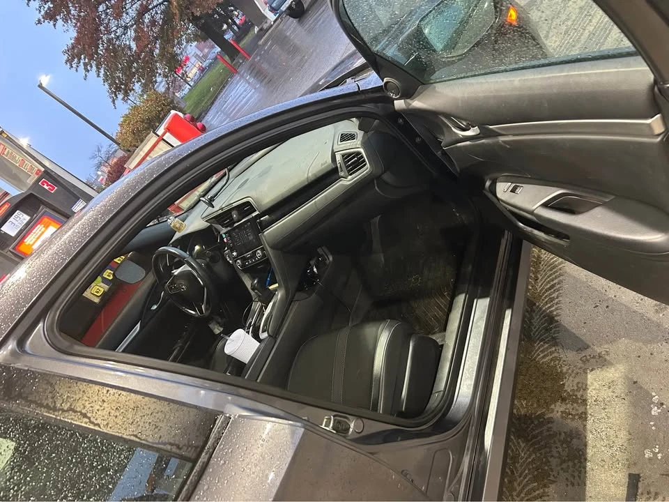 2019 Honda Civic 10th Gen - Image 8 of 11