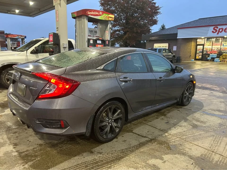 2019 Honda Civic 10th Gen - Image 9 of 11