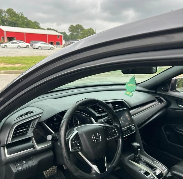 2019 Honda Civic 10th Gen - Image 14 of 18