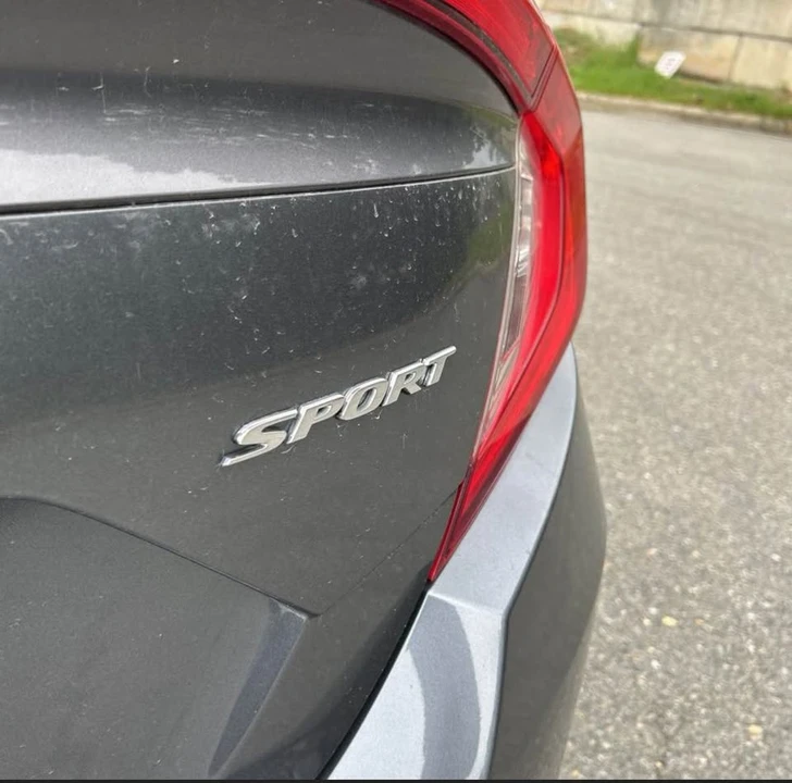 2019 Honda Civic 10th Gen - Image 10 of 18