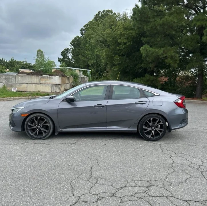 2019 Honda Civic 10th Gen - Image 2 of 18