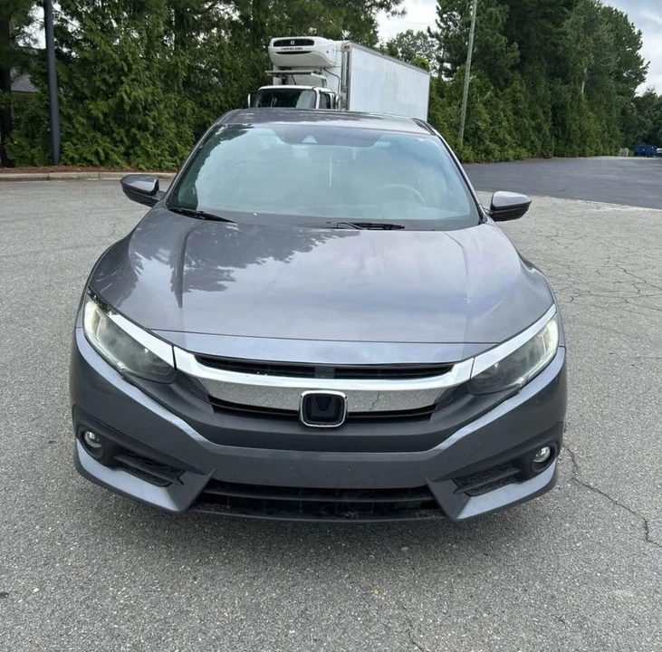 2019 Honda Civic 10th Gen - Image 8 of 18