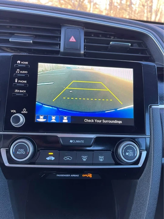 2019 Honda Civic 10th Gen - Image 13 of 16