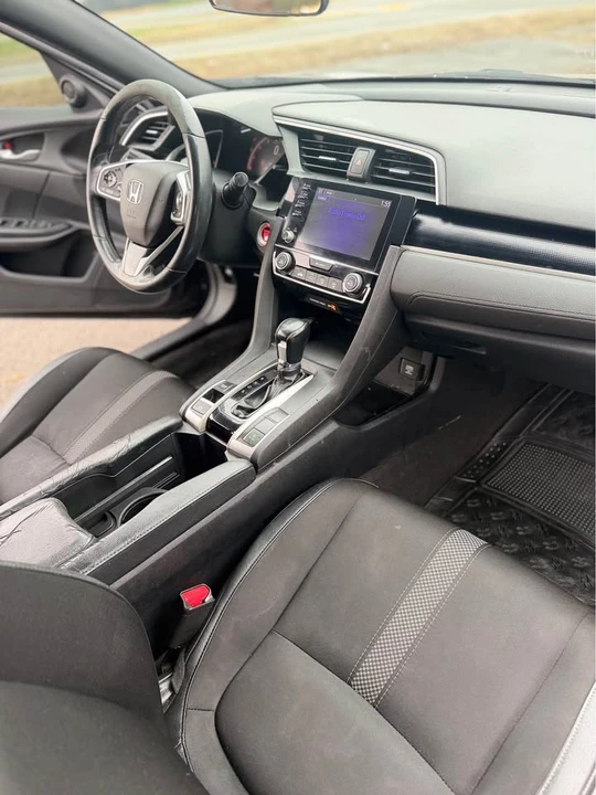 2019 Honda Civic 10th Gen - Image 13 of 15