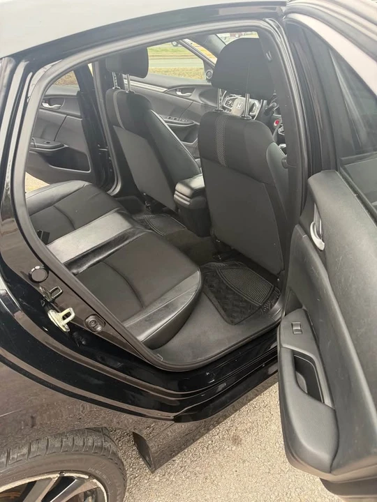 2019 Honda Civic 10th Gen - Image 10 of 15