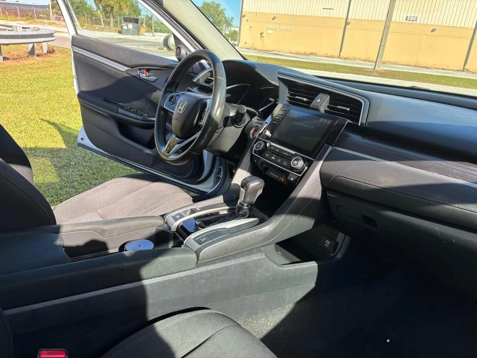 2019 Honda Civic 10th Gen - Image 5 of 11