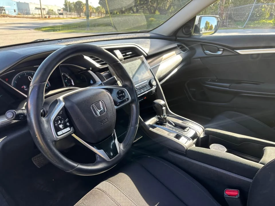 2019 Honda Civic 10th Gen - Image 6 of 11