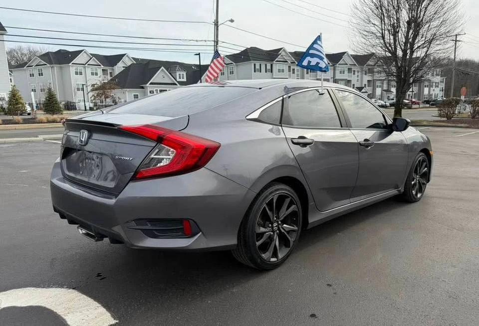 2019 Honda Civic 10th Gen - Image 4 of 19