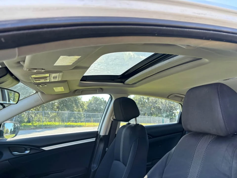 2019 Honda Civic 10th Gen - Image 7 of 11