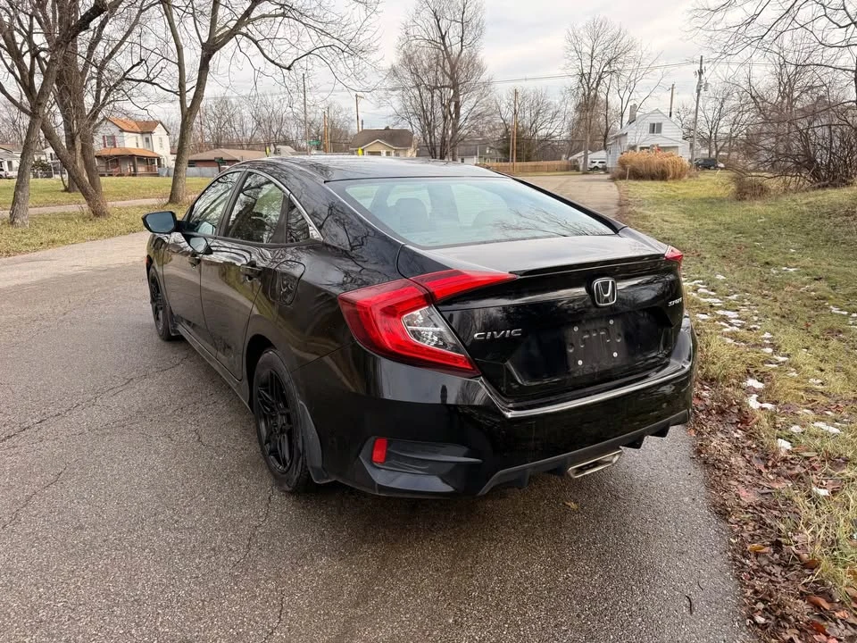 2019 Honda Civic 10th Gen - Image 6 of 13